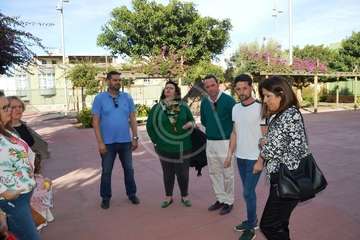 Reunión de los candidatos nacionalistas (NC) con la directiva del colectivo vecinal del Valle de los Nueve (Foto TA)